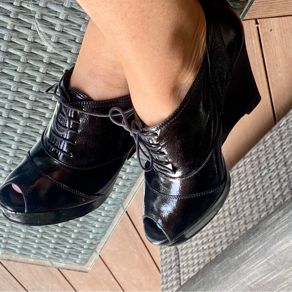 ❤️ MARNI — Great Peep toe, Lace up, Shiny Black Leather Wedge Heels ! ❤️ Size 37 - Picture 8 of 12